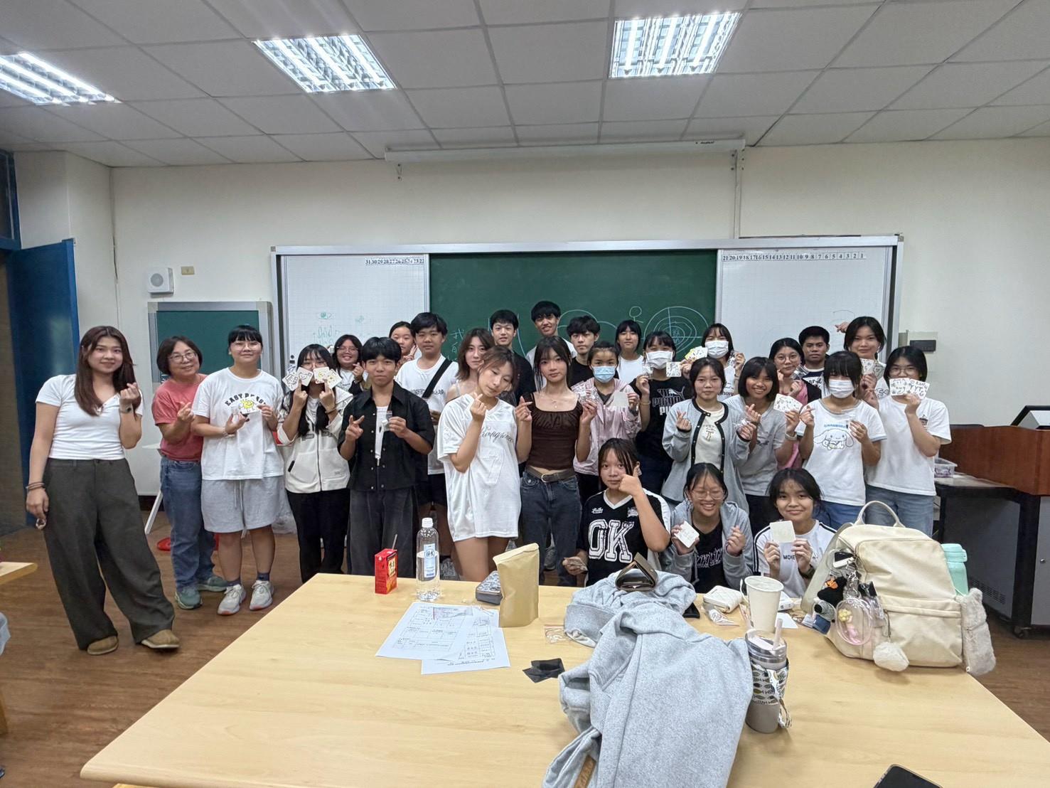 115嘉大化學實驗體驗課(高一)(29)