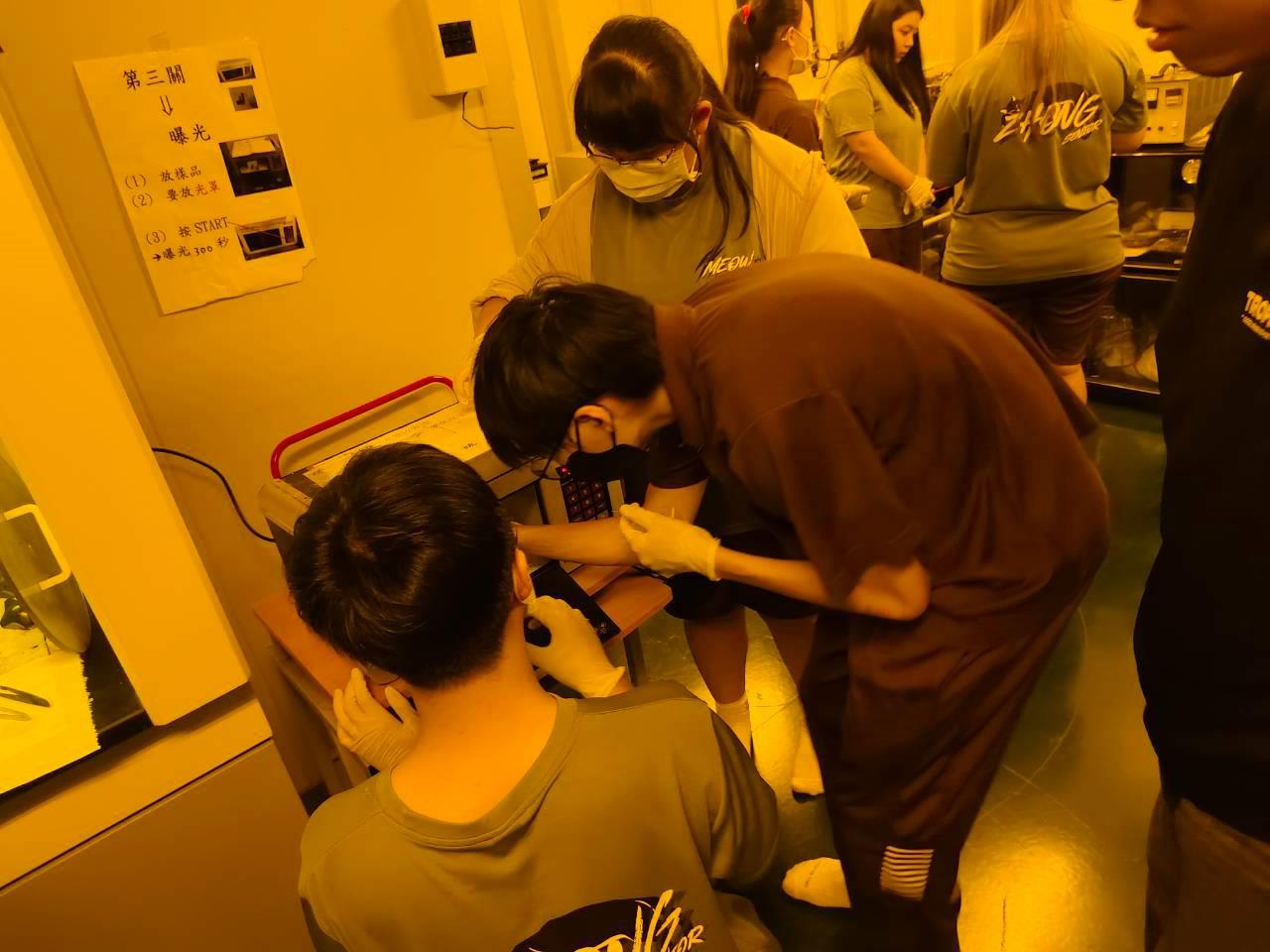 115嘉大半導體演驗課程(高二)(104)