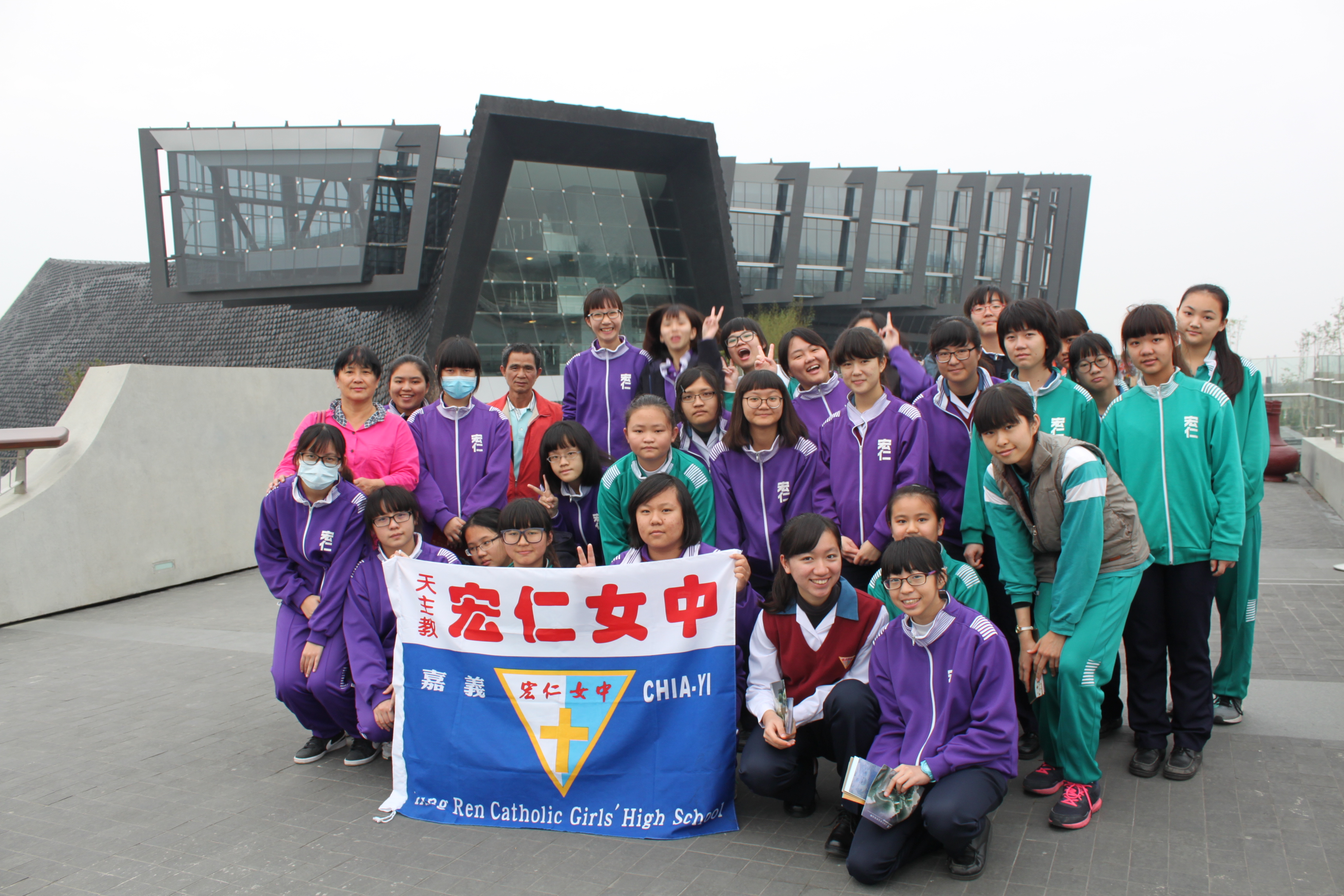 105鼓術團參觀故宮南院